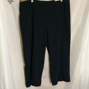 Black Capris With Decorative Hem. Dana Buchman NWT